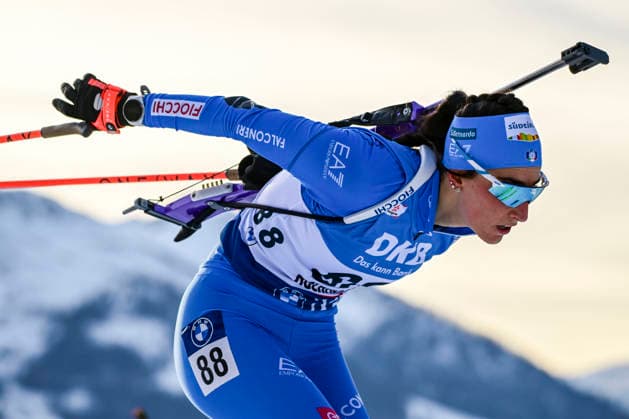BIATHLON - PASSLER Rebecca (ITA) beim 7,5 km Sprint der Damen während des BMW IBU World Cup Biathlon Hochfilzen am 12.12.2025, Österreich, Tirol Hochfilzen Biathlon Stadion Tirol Österreich *** BIATHLON PASSLER Rebecca ITA in the womens 7.5 km sprint during the BMW IBU World Cup Biathlon Hochfilzen on 12 12 2025, Austria, Tirol Hochfilzen Biathlon Stadium Tirol Austria