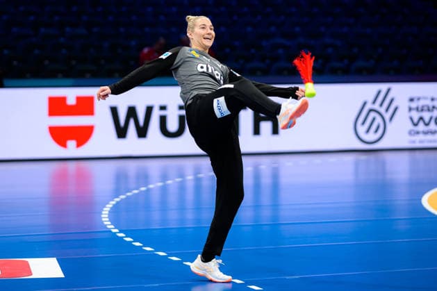 Handball, Frauen WM, Halbfinale: Frankreich - Deutschland Torhueterin Katharina Filter (Deutschland) Rotterdam Ahoy Niederlande
