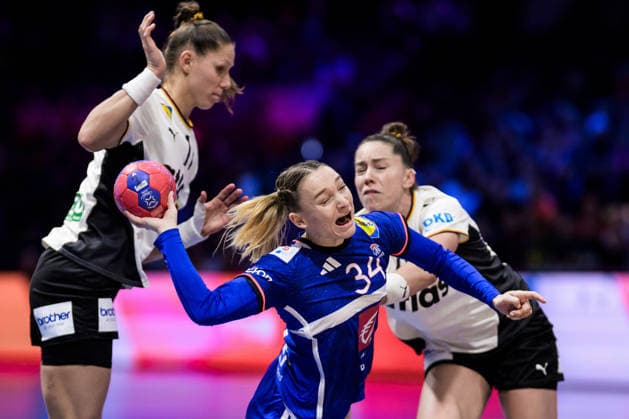 251212 Lena Grandveau of France during the IHF Women s World Championship, WM, Weltmeisterschaft semifinal between France and Germany on December 12, 2025 in Rotterdam. Photo: Joel Marklund BILDBYRAN kod JM JM0755 bbeng handball handboll handball vm handball-vm handbolls-vm ihf handball world championship world handball championship 2025 world championship 2025 semifinal semifinals frankrike tyskland france germany dam Copyright: JOELxMARKLUND BB251212JM008