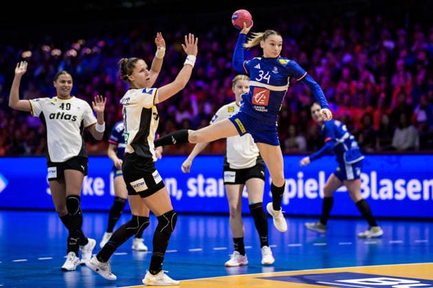 251212 Lena Grandveau of France during the IHF Women s World Championship, WM, Weltmeisterschaft semifinal between France and Germany on December 12, 2025 in Rotterdam. Photo: Joel Marklund BILDBYRAN kod JM JM0755 bbeng handball handboll handball vm handball-vm handbolls-vm ihf handball world championship world handball championship 2025 world championship 2025 semifinal semifinals frankrike tyskland france germany dam Copyright: JOELxMARKLUND BB251212JM010