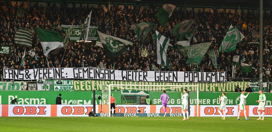 12.12.2025 - Fussball - Saison 2025 2026 - 2. Fussball - Bundesliga - 16. Spieltag: SpVgg Greuther Fürth ( Kleeblatt ) - Hertha BSC Berlin - Sportfoto Zink - xwoxzix - DFL regulations prohibit any use of photographs as image sequences and or quasi-video - only for editorial use - Spruchband Banner Greutherfürthfans Fans Fanblock Kleeblattfans