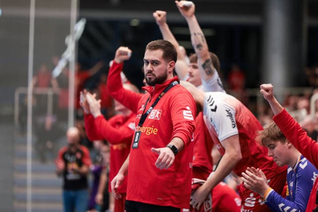 12.12.2025, Handball, Saison 2025 2026, 2. Handball Bundesliga, 15. Spieltag, TuSEM Essen - TuS N-Lübbecke, Trainer Kenji Hövels (TuSEM Essen), Essen Am Hallo NRW Deutschland xRHR-FOTO DEx Copyright: DennisxEwert RHR-FOTOx RHR-FOTO DE