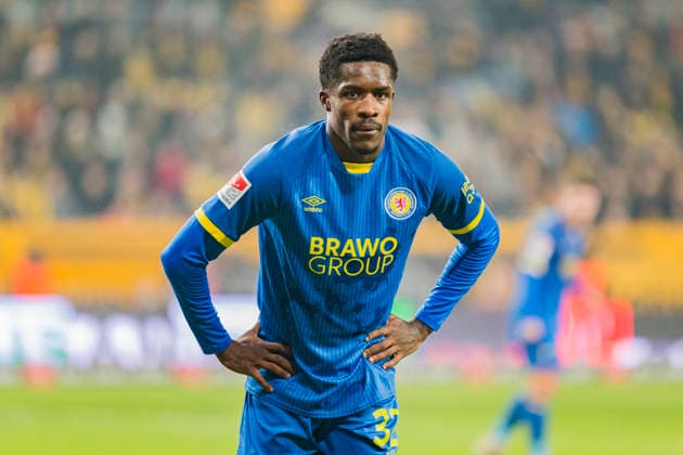 12.12.2025, xomx, Fussball 2.Bundesliga, Dynamo Dresden - Eintracht Braunschweig v.l. Christian Conteh (Eintracht Braunschweig). Portrait, Portraet, (DFL DFB REGULATIONS PROHIBIT ANY USE OF PHOTOGRAPHS as IMAGE SEQUENCES and or QUASI-VIDEO) Dresden