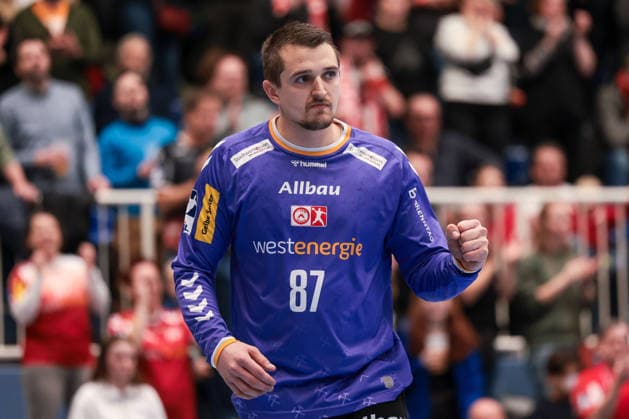 12.12.2025, Handball, Saison 2025 2026, 2. Handball Bundesliga, 15. Spieltag, TuSEM Essen - TuS N-Lübbecke, Torwart Dominik Plaue (TuSEM Essen) jubelt, Essen Am Hallo NRW Deutschland xRHR-FOTO DEx Copyright: DennisxEwert RHR-FOTOx RHR-FOTO DE