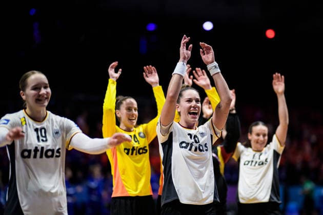 251212 Emily Vogel of Germany celebrates after the IHF Women s World Championship, WM, Weltmeisterschaft semifinal between France and Germany on December 12, 2025 in Rotterdam. Photo: Joel Marklund BILDBYRAN kod JM JM0755 bbeng handball handboll handball vm handball-vm handbolls-vm ihf handball world championship world handball championship 2025 world championship 2025 semifinal semifinals frankrike tyskland france germany dam jubel Copyright: JOELxMARKLUND BB251212JM018
