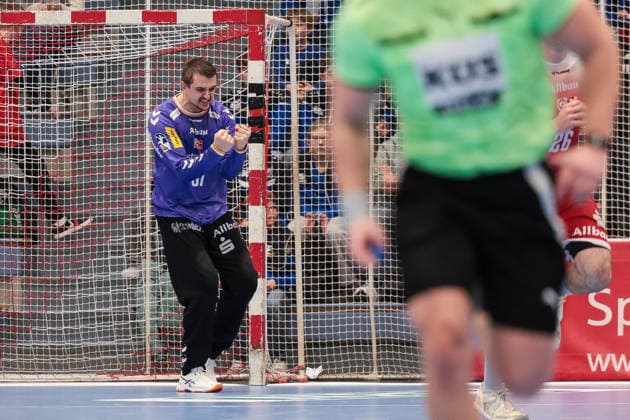 12.12.2025, Handball, Saison 2025 2026, 2. Handball Bundesliga, 15. Spieltag, TuSEM Essen - TuS N-Lübbecke, Torwart Dominik Plaue (TuSEM Essen) jubelt, Essen Am Hallo NRW Deutschland xRHR-FOTO DEx Copyright: DennisxEwert RHR-FOTOx RHR-FOTO DE