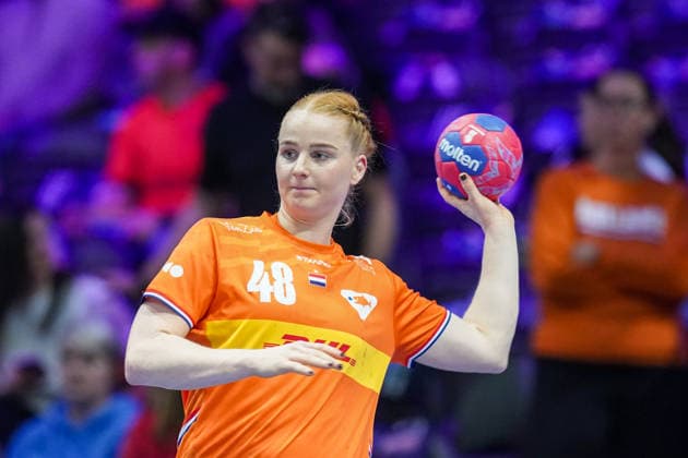 2025-12-12 Netherlands v Norway - IHF World Women s Handball Championship ROTTERDAM, NETHERLANDS - DECEMBER 12: Dione Housheer of The Netherlands warms up during the IHF World Women s Handball Championship match between Netherlands and Norway at Ahoy on December 12, 2025 in Rotterdam, Netherlands. Rotterdam Ahoy Netherlands Content not available for redistribution in The Netherlands directly or indirectly through any third parties. Copyright: xHenkxSeppenx