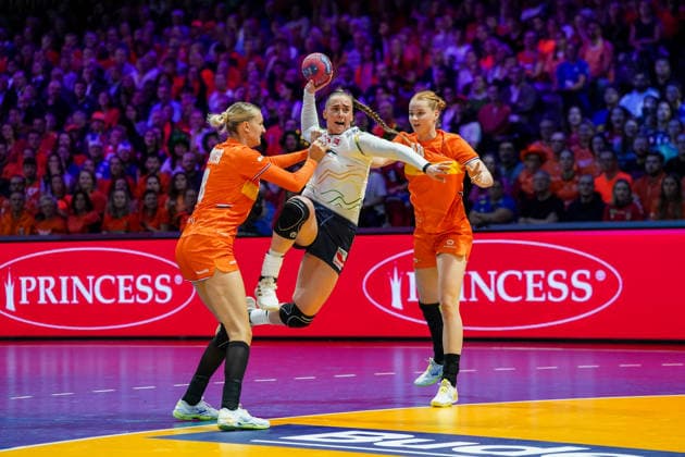 2025-12-12 Netherlands v Norway - IHF World Women s Handball Championship ROTTERDAM, NETHERLANDS - DECEMBER 12: Lois Abbingh of The Netherlands and Dione Housheer of The Netherlands defends Thale Deila of Norway during the IHF World Women s Handball Championship match between Netherlands and Norway at Ahoy on December 12, 2025 in Rotterdam, Netherlands. Rotterdam Ahoy Netherlands Content not available for redistribution in The Netherlands directly or indirectly through any third parties. Copyright: xHenkxSeppenx