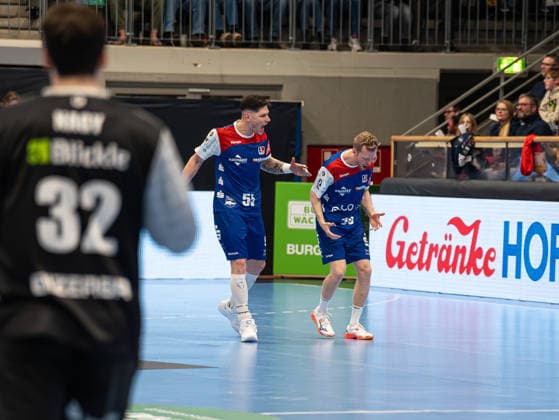 Csaba Leimeter (HBW Balingen-Weilstetten, 55) und Sascha Pfattheicher (HBW Balingen-Weilstetten, 30) freuen sich nach verwandeltem Siebenmeter VfL Eintracht Hagen vs. HBW Balingen-Weilstetten, Handball, 2. Bundesliga, 15. Spieltag, Saison 2025 2026, 12.12.2025 VfL Eintracht Hagen vs. HBW Balingen-Weilstetten, Handball, 2. Bundesliga, 15. Spieltag, Saison 2025 2026, 12.12.2025 Hagen Copyright: xEibner-Pressefoto DamianxKruczynx EP_DKI