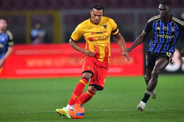 Lecce s Left back Corrie Ndaba (3 US Lecce) and px in action during the Serie A Enilive soccer matchday 15 between US Lecce and Pisa Sportin Club 1909 at the Via del Mare Stadium in Lecce, Italy, Friday, December 12, 2025. (Credit Image: Giovanni Evangelista LaPresse)  Copyright: xGiovannixEvangelista LaPressex