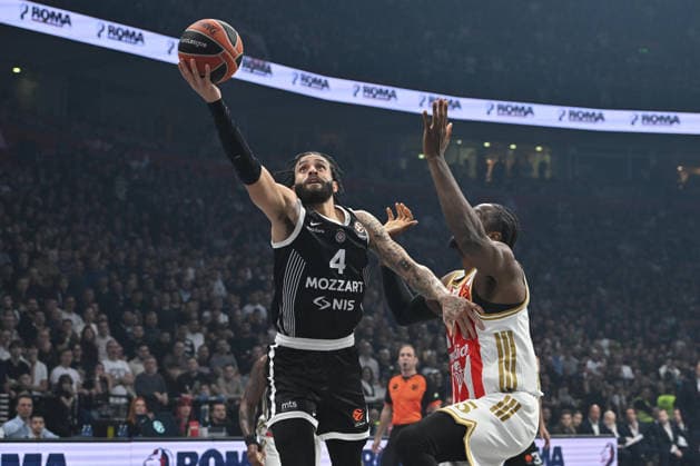 PARTIZAN vs CRVENA ZVEZDA DUANE WASHINGTON Dvejn Vasington basketball Partizan vs Crvena zvezda during Euroleague matrch at Beogradska arena, Belgrade 12.12.2025 Foto: BASKETBALL, EUROLEAGUE, PARTIZAN, CRVENA ZVEZDA Belgrade Belgrade arena Serbia Copyright: xMarkoxMetlas xMNxPressx