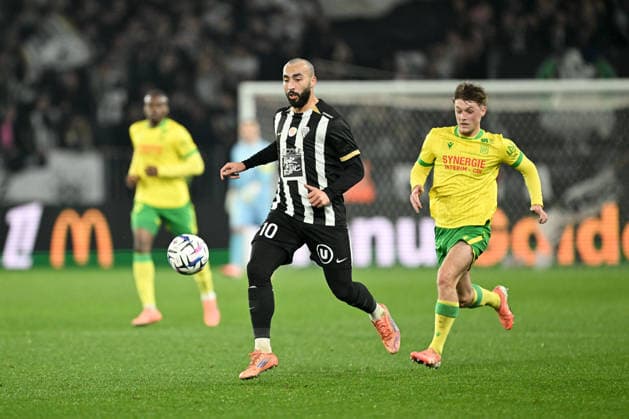 Angers SCO v FC Nantes - Ligue 1 McDonald s 2025 2026 08 Johann LEPENANT (fcn) - 10 Himad ABDELLI (sco) during the Ligue 1 McDonald s match between Angers and Nantes at Stade Raymond Kopa on December 12, 2025 in Angers, France. Angers France  Copyright: xFEPx 776348236