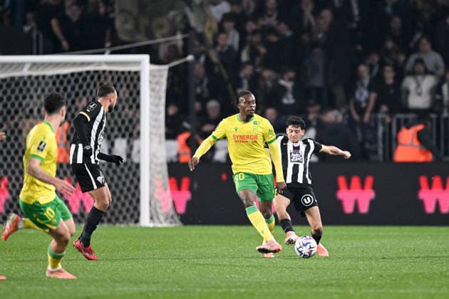 Angers SCO v FC Nantes - Ligue 1 McDonald s 2025 2026 14 Yassin BELKHDIM (sco) - 80 Junior MWANGA (fcn) during the Ligue 1 McDonald s match between Angers and Nantes at Stade Raymond Kopa on December 12, 2025 in Angers, France. Angers France  Copyright: xFEPx 776348236