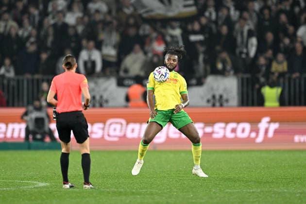 Angers SCO v FC Nantes - Ligue 1 McDonald s 2025 2026 06 Chidozie AWAZIEM (fcn) during the Ligue 1 McDonald s match between Angers and Nantes at Stade Raymond Kopa on December 12, 2025 in Angers, France. Angers France  Copyright: xFEPx 776348236