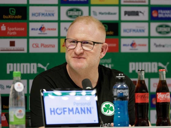 Deutschland: Fußball, 2. Bundesliga 2025 26, 16. Spieltag - SpVgg Greuther Fürth vs Hertha BSC - Sportpark Ronhof (Fürth): Pressekonferenz Heiko Vogel (Trainer, SpVgg Greuther Fürth)