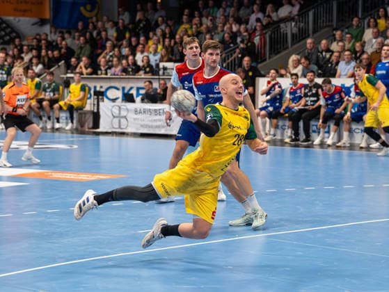Hakon Dadi Styrmisson (VfL Eintracht Hagen, 28) beim Torwurf VfL Eintracht Hagen vs. HBW Balingen-Weilstetten, Handball, 2. Bundesliga, 15. Spieltag, Saison 2025 2026, 12.12.2025 VfL Eintracht Hagen vs. HBW Balingen-Weilstetten, Handball, 2. Bundesliga, 15. Spieltag, Saison 2025 2026, 12.12.2025 Hagen Copyright: xEibner-Pressefoto DamianxKruczynx EP_DKI