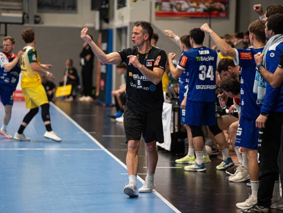 Matthias Flohr (HBW Balingen-Weilstetten, Trainer) gibt Anweisungen VfL Eintracht Hagen vs. HBW Balingen-Weilstetten, Handball, 2. Bundesliga, 15. Spieltag, Saison 2025 2026, 12.12.2025 VfL Eintracht Hagen vs. HBW Balingen-Weilstetten, Handball, 2. Bundesliga, 15. Spieltag, Saison 2025 2026, 12.12.2025 Hagen Copyright: xEibner-Pressefoto DamianxKruczynx EP_DKI