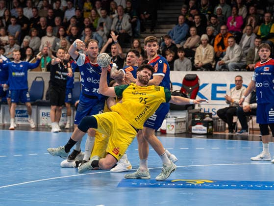 Philip Jungemann (VfL Eintracht Hagen, 25) beim Torwurf VfL Eintracht Hagen vs. HBW Balingen-Weilstetten, Handball, 2. Bundesliga, 15. Spieltag, Saison 2025 2026, 12.12.2025 VfL Eintracht Hagen vs. HBW Balingen-Weilstetten, Handball, 2. Bundesliga, 15. Spieltag, Saison 2025 2026, 12.12.2025 Hagen Copyright: xEibner-Pressefoto DamianxKruczynx EP_DKI