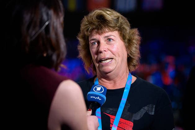 Handball, Frauen WM, Halbfinale: Frankreich - Deutschland Andrea Bölk Boelk im ARD Interview Rotterdam Ahoy Niederlande