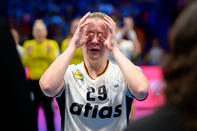 Handball, Frauen WM, Halbfinale: Frankreich - Deutschland Antje Döll Doell (Deutschland) Rotterdam Ahoy Niederlande