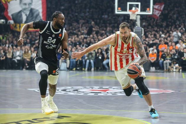 Partizan v Crvena Zvezda - EuroLeague BELGRADE, SERBIA - DECEMBER 12: Donatas Motiejunas (R) of Crvena Zvezda in action during the EuroLeague match between Partizan and Crvena Zvezda at the Belgrade Arena in Belgrade, Serbia on December 12, 2025. Filip Stevanovic Anadolu Belgrade Serbia. Editorial use only. Please get in touch for any other usage.  Copyright: x2025xAnadoluxFilipxStevanovicx