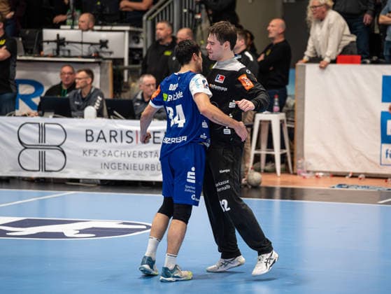 Freude nach Sieg bei Yonatan Dayan (HBW Balingen-Weilstetten, 34) und Benedek Nagy (HBW Balingen-Weilstetten, 32) VfL Eintracht Hagen vs. HBW Balingen-Weilstetten, Handball, 2. Bundesliga, 15. Spieltag, Saison 2025 2026, 12.12.2025 VfL Eintracht Hagen vs. HBW Balingen-Weilstetten, Handball, 2. Bundesliga, 15. Spieltag, Saison 2025 2026, 12.12.2025 Hagen Copyright: xEibner-Pressefoto DamianxKruczynx EP_DKI