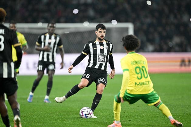 Angers SCO v FC Nantes - Ligue 1 McDonald s 2025 2026 06 Louis MOUTON (sco) during the Ligue 1 McDonald s match between Angers and Nantes at Stade Raymond Kopa on December 12, 2025 in Angers, France. Angers France  Copyright: xFEPx 776348236