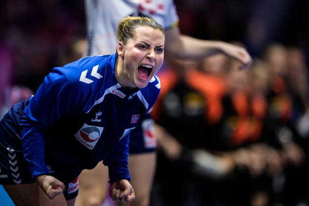 251212 Nora Mork of Norway celebrates during the IHF Women™s World Championship, WM, Weltmeisterschaft semifinal between Netherlands and Norway on December 12, 2025 in Rotterdam. Photo: Joel Marklund BILDBYRAN kod JM JM0756 bbeng handball handboll handball vm handball-vm handbolls-vm ihf handball world championship world handball championship 2025 world championship 2025 semifinal semifinals nederländerna norway norge netherlands dam jubel Copyright: JOELxMARKLUND BB251212JM062