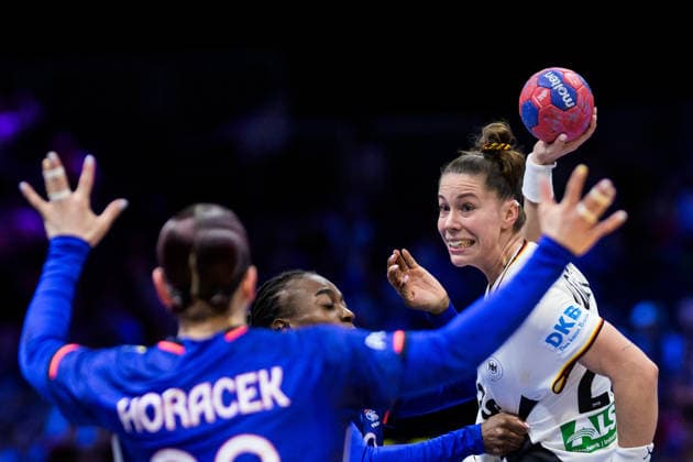 251212 Emily Vogel of Germany during the IHF Women s World Championship, WM, Weltmeisterschaft semifinal between France and Germany on December 12, 2025 in Rotterdam. Photo: Joel Marklund BILDBYRAN kod JM JM0755 bbeng handball handboll handball vm handball-vm handbolls-vm ihf handball world championship world handball championship 2025 world championship 2025 semifinal semifinals frankrike tyskland france germany dam Copyright: JOELxMARKLUND BB251212JM110