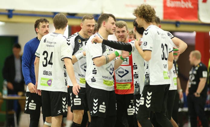 Handball, Saison 2025 2026, 3. Liga, Staffel Nord-Ost, Männer. HG Hamburg-Barmbek - EHV Aue. Jubel bei Aue nach dem Spielende. Wandsbek Hamburg