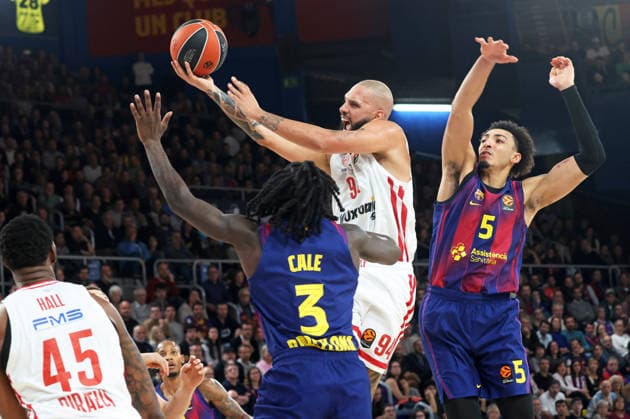 FC Barcelona, Barca v Olympiacos Piraeus - Euroleague 2025 2026 Evan Fournier, Myles Cale, and Miles Norris play during the match between FC Barcelona and LDLC ASVEL Villeurbanne, corresponding to round 15 of the Euroleague, at the Palau Blaugrana in Barcelona, Spain, on December 12, 2025. Barcelona Barcelona Spain  Copyright: xUrbanandsportx originalFilename:urbanandsport-fcbarcel251212_np5qQ.jpg
