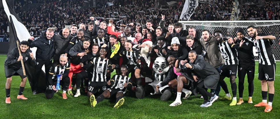 Angers SCO v FC Nantes - Ligue 1 McDonald s 2025 2026 Equipe de football du Angers SCO during the Ligue 1 McDonald s match between Angers and Nantes at Stade Raymond Kopa on December 12, 2025 in Angers, France. Angers France  Copyright: xFEPx 776348236