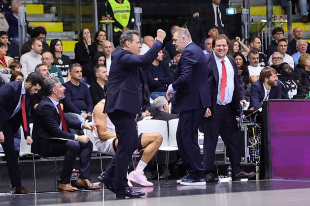 hcoach Dimitris Itoudis Hapoel IBI Tel Aviv Match BASKETBALL - EUROLEAGUE Virtus Bologna vs Hapoel IBI Tel Aviv 12-12-2025 during Virtus Bologna vs Hapoel Tel Aviv, Basketball Euroleague match in Bologna, Italy, December 12 2025  Copyright: xValentinoxOrsini IPAxSportx xipa-agency.netx xx IPA_69087500 IPA_Agency_IPA69087500