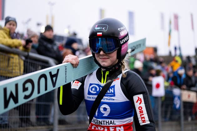 BELTOWSKA Pola (Polen), GER, FIS Skisprung Weltcup Klingenthal, Wettkampf Großschanze Frauen, Saison 2025 2026, 12.12.2025 GER, FIS Skisprung Weltcup Klingenthal, Saison 2025 2026, 12.12.2025 Klingenthal *** BELTOWSKA Pola Poland , GER, FIS Ski Jumping World Cup Klingenthal, Large hill womens competition, 2025 2026 season, 12 12 2025 GER, FIS Ski Jumping World Cup Klingenthal, 2025 2026 season, 12 12 2025 Klingenthal Copyright: xEibner-Pressefoto Memmlerx EP_MMR