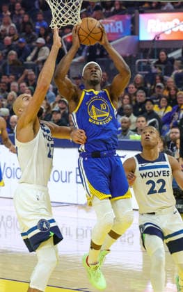 (251213) -- SAN FRANCISCO, Dec. 13, 2025 -- Jimmy Butler (C) of Golden State Warriors competes during the 2025-2026 NBA, Basketball Herren, USA regular season match between Golden State Warriors and Minnesota Timberwolves in San Francisco, the United States, on Dec. 12, 2025. (Photo by Xinhua) *(SP)U.S.-SAN FRANCISCO-BASKETBALL-NBA-WARRIORS VS TIMBERWOLVES DongxXudong 