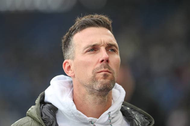 Christian Eichner (Karlsruher SC, Chef-Trainer) vor dem. Spiel beim TV Interview, Karlsruher SC vs. SC Paderborn 07, 2. Bundesliga, 16. Spieltag, 2025 2026, 13.12.2025, DFL REGULATIONS PROHIBIT ANY USE OF PHOTOGRAPHS AS IMAGE SEQUENCES AND OR QUASI-VIDEO, Karlsruher SC vs. SC Paderborn 07, 2. Bundesliga, 16. Spieltag, 2025 2026, 13.12.2025 Karlsruhe