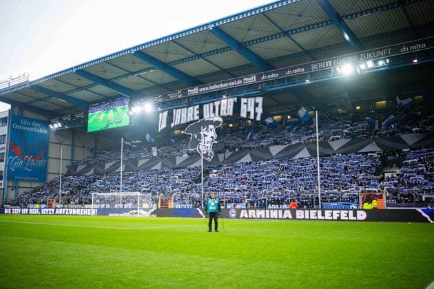 13.12.2025 - Fußball, 2025 2026, 2. Bundesliga, 16. Spieltag, DSC Arminia Bielefeld - 1. FC Kaiserslautern: Fans (Bielefeld) mit Choreografie, Choreographie, Choreo zu 10 Jahre Ultra 647 DFL REGULATIONS PROHIBIT ANY USE OF PHOTOGRAPHS AS IMAGE SEQUENCES AND OR QUASI-VIDEO.