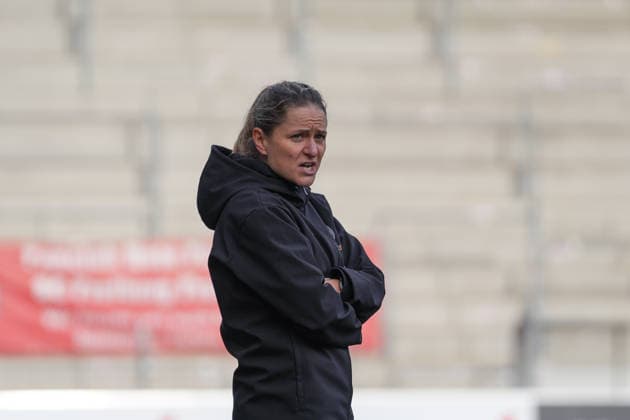 Jessica Wissmann (SGS Essen, Cheftrainerin) , Deutschland, Fussball, GooglePixel Frauen-Bundesliga, 13.Spieltag, 2025 2026, SC Freiburg vs. SGS Essen, 13.12.2025, Dreisamstadion, Freiburg, Deutschland DFB REGULATIONS PROHIBIT ANY USE OF PHOTOGRAPHS AS IMAGE SEQUENCES AND OR QUASI-VIDEO. Freiburg Dreisamstadion Baden-Wuerttemberg Deutschland Copyright: xArnexAmbergx