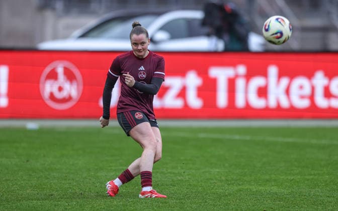 GER, Nürnberg, 1. FC Nürnberg vs VfL Wolfsburg, Google Pixel Bundesliga, Fussball, DFB, Spielzeit 2025 2026, Max-Morlock-Stadion, 13. Spieltag im Bild: Jacqueline Baumgärtel (1. FC Nürnberg Frauen 20) vor dem Spiel DFB DFL REGULATIONS PROHIBIT ANY USE OF PHOTOGRAPHS AS IMAGE SEQUENCES AND OR QUASI-VIDEO, 13.12.2025 Copyright: HMBxMedia HendrikxHamelau