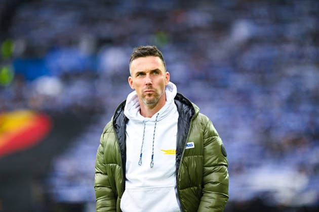 Trainer Christian Eichner (Karlsruher SC) wirkt nachdenklich vor dem Spiel der 2. Bundesliga zwischen Karlsruher SC und SC Paderborn im BBBank Wildpark am 13. December 2025 in Karlsruhe, Deutschland. (Foto von Silas Schüller DeFodi Images) +++ Coach Christian Eichner (Karlsruher SC) looks thoughtful before the 2. Bundesliga match between Karlsruher SC and SC Paderborn at BBBank Wildpark on December 13, 2025 in Karlsruhe, Germany. (Photo by Silas Schüller DeFodi Images) DFB DFL REGULATIONS PROHIBIT ANY USE OF PHOTOGRAPHS AS IMAGE SEQUENCES AND OR QUASI-VIDEO. (Photo by Silas Schueller DeFodi Images)