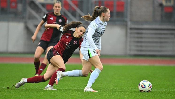 13.12.2025 - Fussball - Saison 2025 2026 - 1. Google Pixel Frauen Bundesliga - 13. Spieltag: 1. FC Nürnberg FCN ( Club Clubfrauen ) - VfL Wolfsburg - Sportfoto Zink - xwoxzix - Sanja Homann (19, 1. FC Nürnberg FCN ) Janou Levels (15, VfL Wolfsburg )
