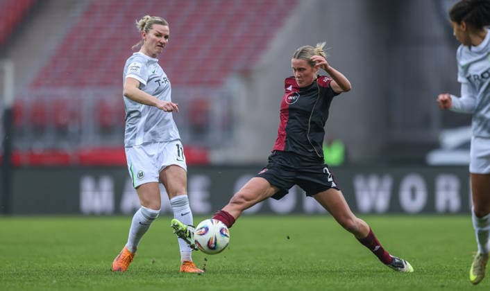 GER, Nürnberg, 1. FC Nürnberg vs VfL Wolfsburg, Google Pixel Bundesliga, Fussball, DFB, Spielzeit 2025 2026, Max-Morlock-Stadion, 13. Spieltag im Bild v.l.: Alexandra Popp (VfL Wolfsburg 11), Klara Svensson Senelius (1. FC Nürnberg Frauen 2), Zweikampf DFB DFL REGULATIONS PROHIBIT ANY USE OF PHOTOGRAPHS AS IMAGE SEQUENCES AND OR QUASI-VIDEO, 13.12.2025 Copyright: HMBxMedia HendrikxHamelau