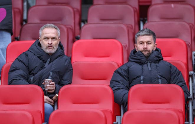GER, Nürnberg, 1. FC Nürnberg vs VfL Wolfsburg, Google Pixel Bundesliga, Fussball, DFB, Spielzeit 2025 2026, Max-Morlock-Stadion, 13. Spieltag im Bild v.l.: Bundestrainer Christian Wück und U23-Nationaltrainer Michael Urbansky (Deutschland) beim Spiel in Nürnberg DFB DFL REGULATIONS PROHIBIT ANY USE OF PHOTOGRAPHS AS IMAGE SEQUENCES AND OR QUASI-VIDEO, 13.12.2025 Copyright: HMBxMedia HendrikxHamelau