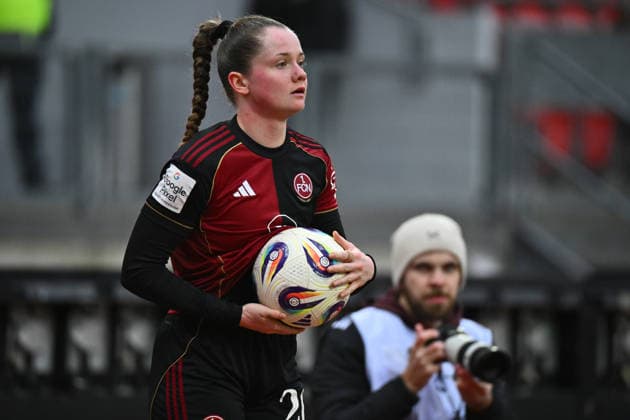 13.12.2025 - Fussball - Saison 2025 2026 - 1. Google Pixel Frauen Bundesliga - 13. Spieltag: 1. FC Nürnberg FCN ( Club Clubfrauen ) - VfL Wolfsburg - Sportfoto Zink - xwoxzix - Jacqueline Baumgärtel Baumgaertel (20, 1. FC Nürnberg FCN )
