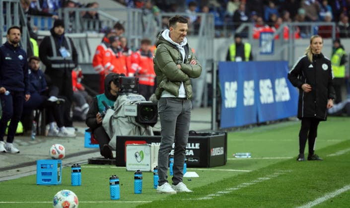 13.12.25 Karlsruher SC - SC Paderborn 07 Deutschland, Karlsruhe, 13.12.2025, Fussball, 2. Bundesliga, Saison 2025 2026, Karlsruher SC - SC Paderborn 07: Christian Eichner (Trainer Karlsruher SC).