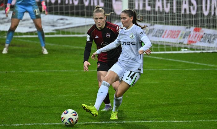13.12.2025 - Fussball - Saison 2025 2026 - 1. Google Pixel Frauen Bundesliga - 13. Spieltag: 1. FC Nürnberg FCN ( Club Clubfrauen ) - VfL Wolfsburg - Sportfoto Zink - xwoxzix - Franziska Mai (18, 1. FC Nürnberg FCN ) Smilla Vallotto (14, VfL Wolfsburg )
