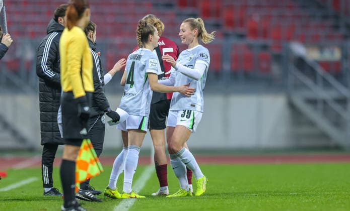 GER, Nürnberg, 1. FC Nürnberg vs VfL Wolfsburg, Google Pixel Bundesliga, Fussball, DFB, Spielzeit 2025 2026, Max-Morlock-Stadion, 13. Spieltag im Bild Comeback Sophia Kleinherne (VfL Wolfsburg 4) DFB DFL REGULATIONS PROHIBIT ANY USE OF PHOTOGRAPHS AS IMAGE SEQUENCES AND OR QUASI-VIDEO, 13.12.2025 Copyright: HMBxMedia HendrikxHamelau