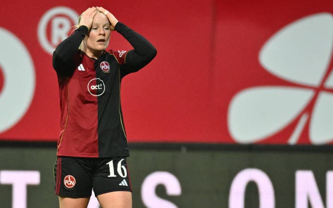 13.12.2025 - Fussball - Saison 2025 2026 - 1. Google Pixel Frauen Bundesliga - 13. Spieltag: 1. FC Nürnberg FCN ( Club Clubfrauen ) - VfL Wolfsburg - Sportfoto Zink - xwoxzix - Aleigh Gambone (16, 1. FC Nürnberg FCN ) enttäuscht Enttäuschung nach Spielende