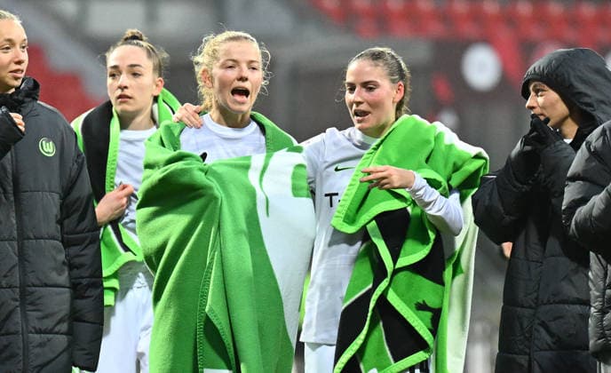 13.12.2025 - Fussball - Saison 2025 2026 - 1. Google Pixel Frauen Bundesliga - 13. Spieltag: 1. FC Nürnberg FCN ( Club Clubfrauen ) - VfL Wolfsburg - Sportfoto Zink - xwoxzix - Justine Kielland (18, VfL Wolfsburg ) Smilla Vallotto (14, VfL Wolfsburg ) nach Spielende