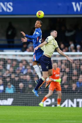 13th December 2025; Stamford Bridge, Chelsea, London, England: Premier League Football, Chelsea versus Everton; Michael Keane of Everton and Joao Pedro of Chelsea compete for the ball in the air  HenningxvonxJagow